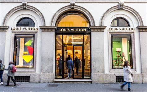 louis vuitton e il milan|buying louis vuitton in milan.